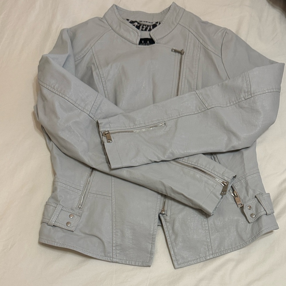 Chic Light Gray Leather Jacket - image 2